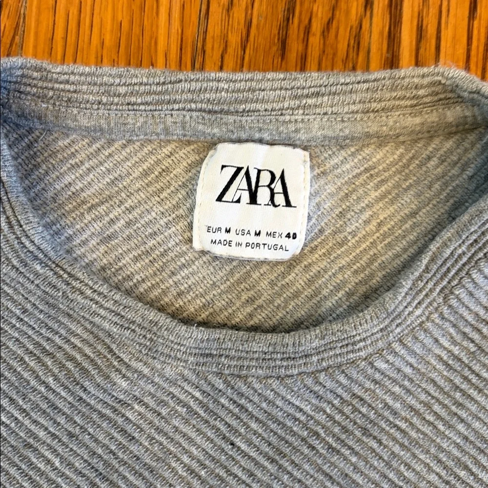 Zara Men's Ribbed Gray Crewneck Sweater - Medium